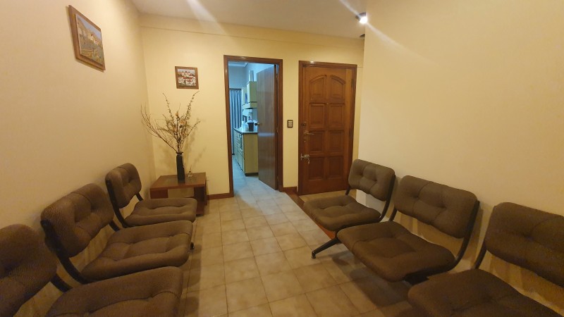 Casa En 3 Plantas 4 Dormitorios, 3 Baños Y Cochera P/4 Autos