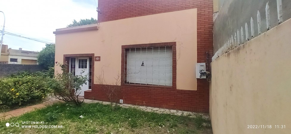 Amplia casa 5 ambientes, cocina, baño y amplio terreno