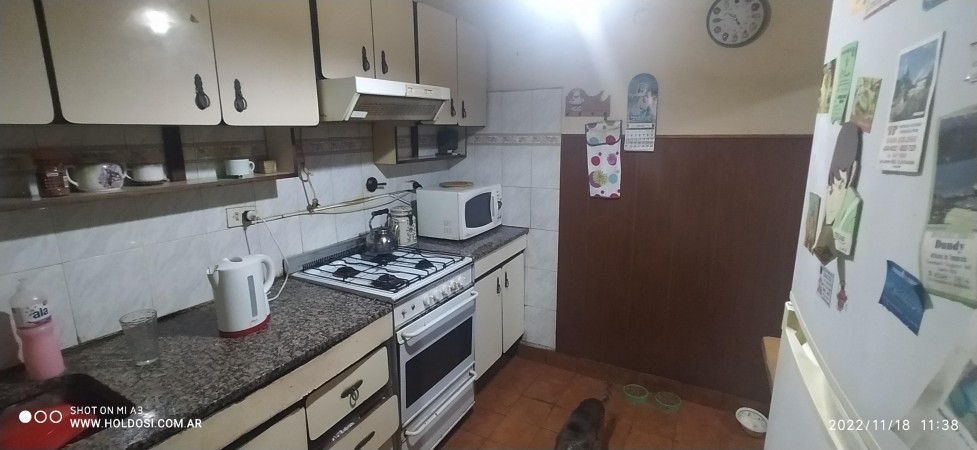 Amplia casa 5 ambientes, cocina, baño y amplio terreno