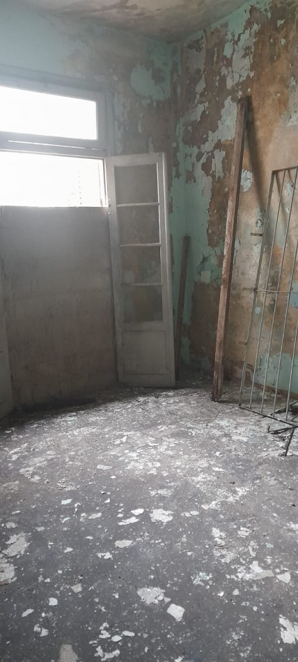 OPORTUNIDAD !!! IDEAL ENPRNDIMIENTO 282m2 EN ESQUINA (con casa a demoler)