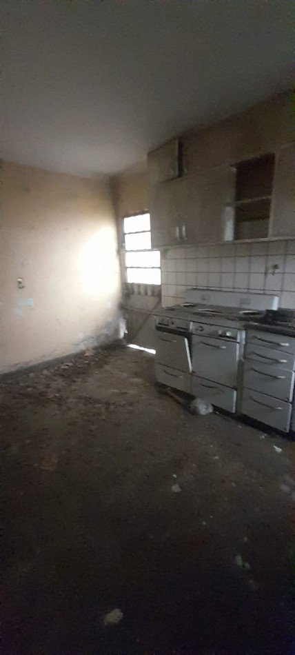 OPORTUNIDAD !!! IDEAL ENPRNDIMIENTO 282m2 EN ESQUINA (con casa a demoler)