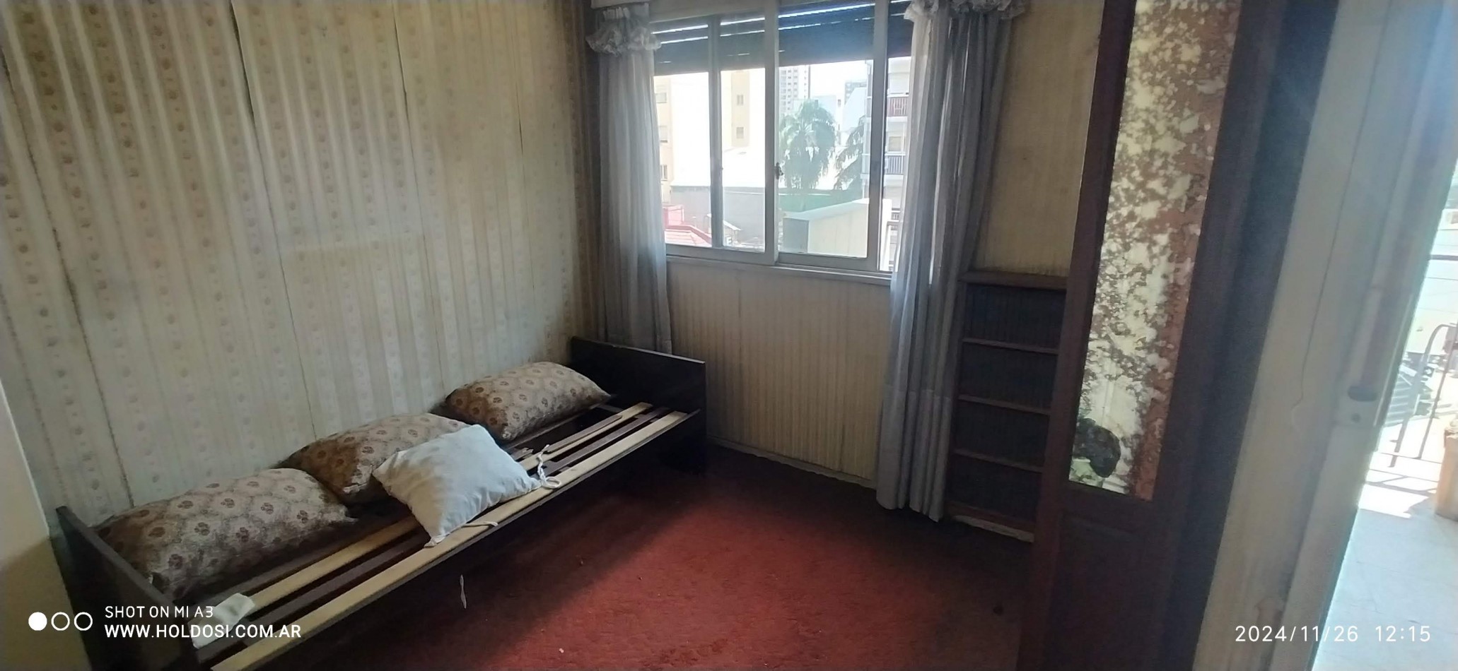 IMPORTANTE DEPARTAMENTO FLORESTA 5 ambientes y comedor diario o dependencia, 3 baños, 2 balcones.