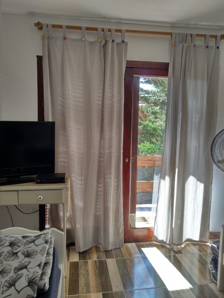 DEPTO 2 DORMITORIOS COCINA COMEDOR Y COCHERA FIJA