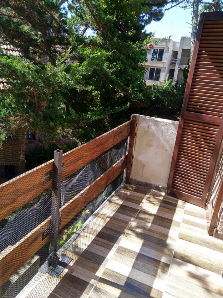 DEPTO 2 DORMITORIOS COCINA COMEDOR Y COCHERA FIJA