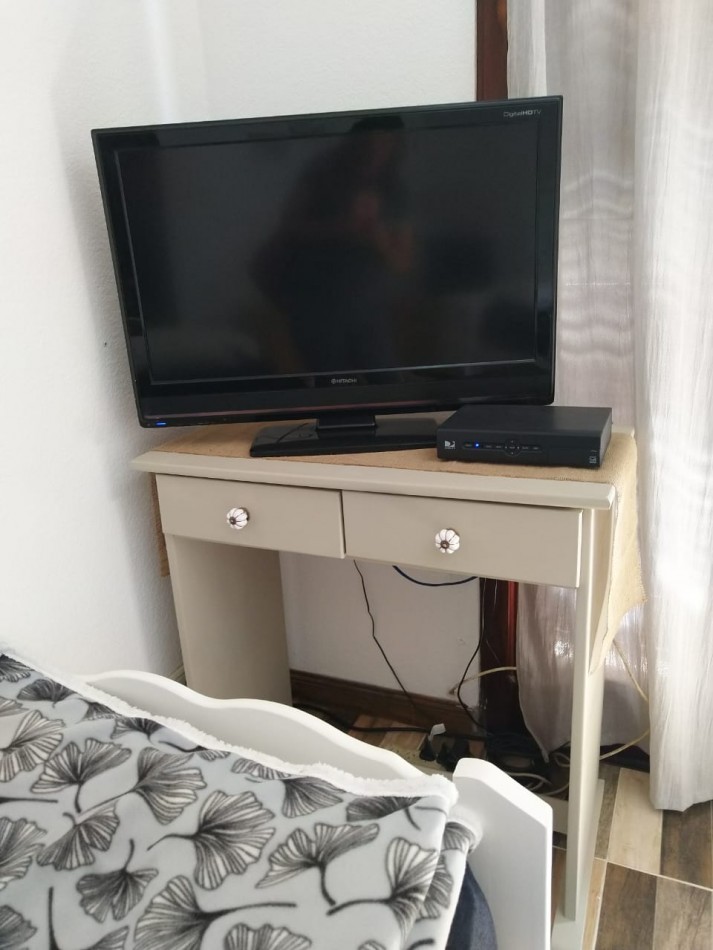 DEPTO 2 DORMITORIOS COCINA COMEDOR Y COCHERA FIJA