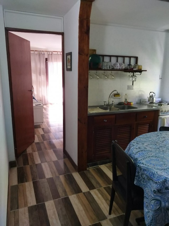 DEPTO 2 DORMITORIOS COCINA COMEDOR Y COCHERA FIJA