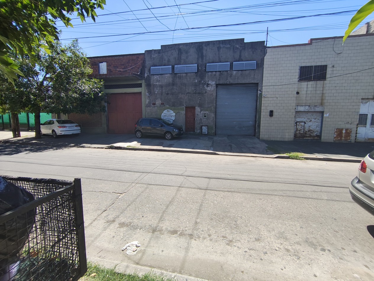 Galpon de 20 x 26, con entre piso de 20 x 13 y generador y vestuario