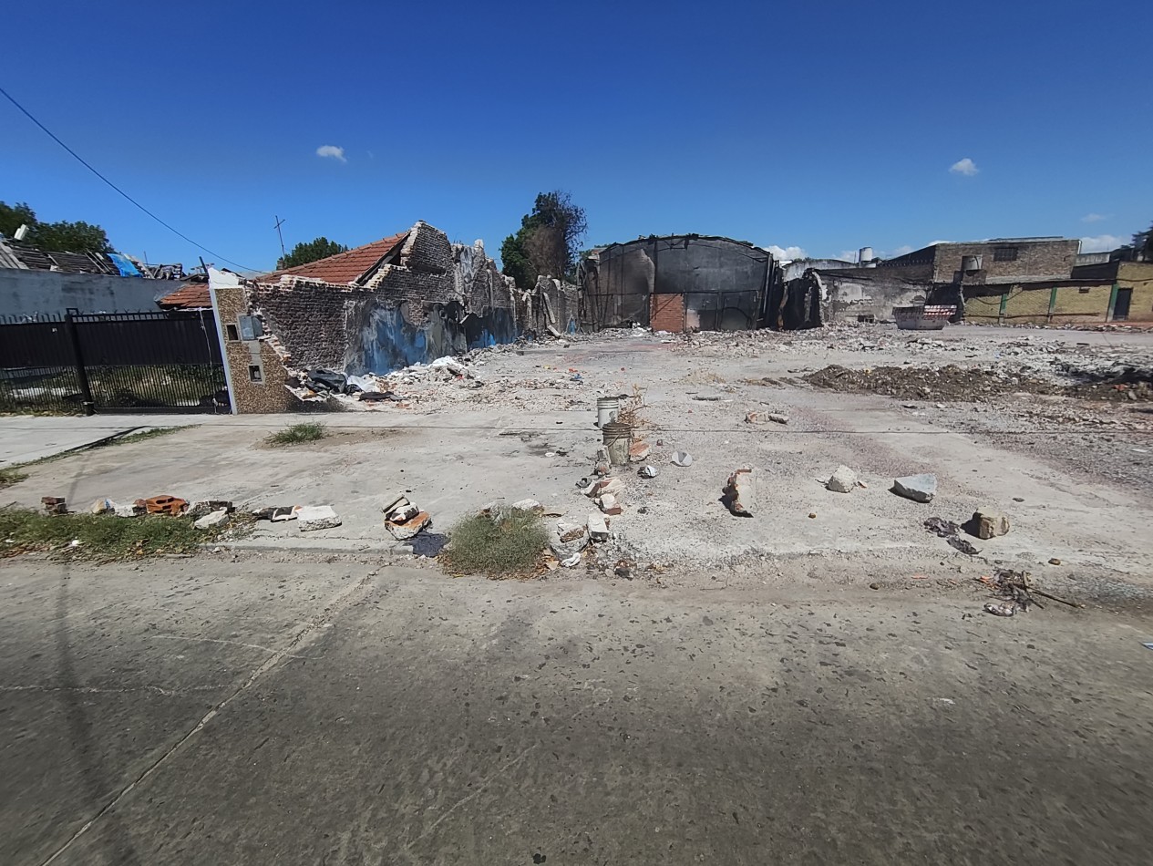 Lote de 20 x 50 a una cuadra de Martin rodriguez y una de Uriarte, ideal emprendimiento