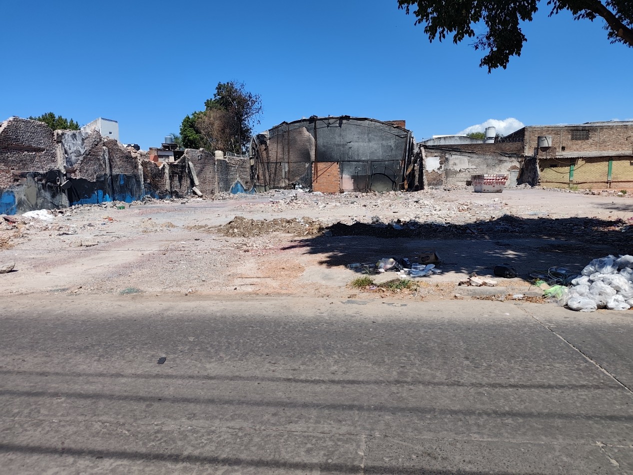 Lote de 20 x 50 a una cuadra de Martin rodriguez y una de Uriarte, ideal emprendimiento