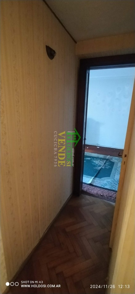 IMPORTANTE DEPARTAMENTO FLORESTA 5 ambientes y comedor diario o dependencia, 2 baños, 2 balcones.