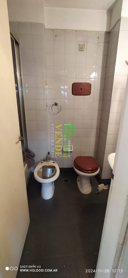 IMPORTANTE DEPARTAMENTO FLORESTA 5 ambientes y comedor diario o dependencia, 2 baños, 2 balcones.