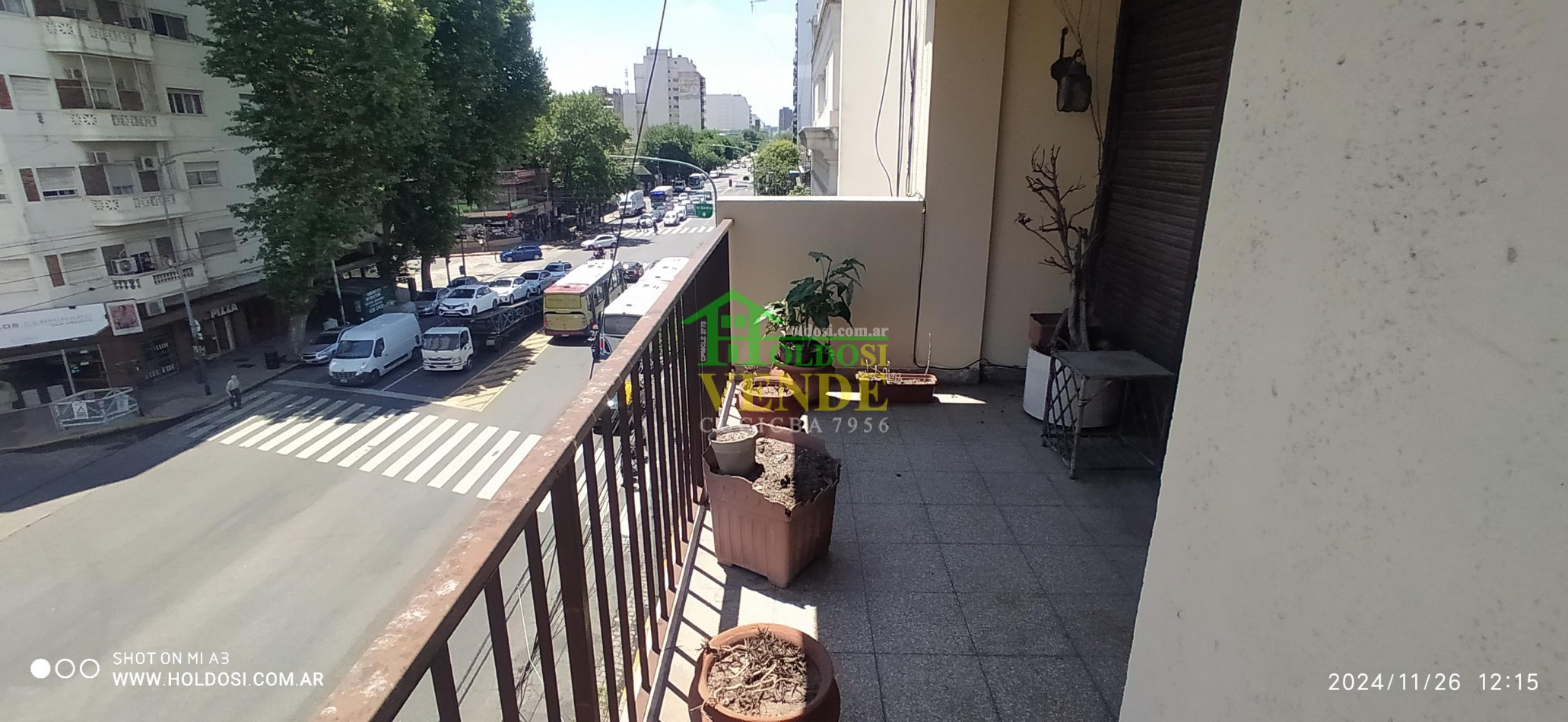 IMPORTANTE DEPARTAMENTO FLORESTA 5 ambientes y comedor diario o dependencia, 2 baños, 2 balcones.