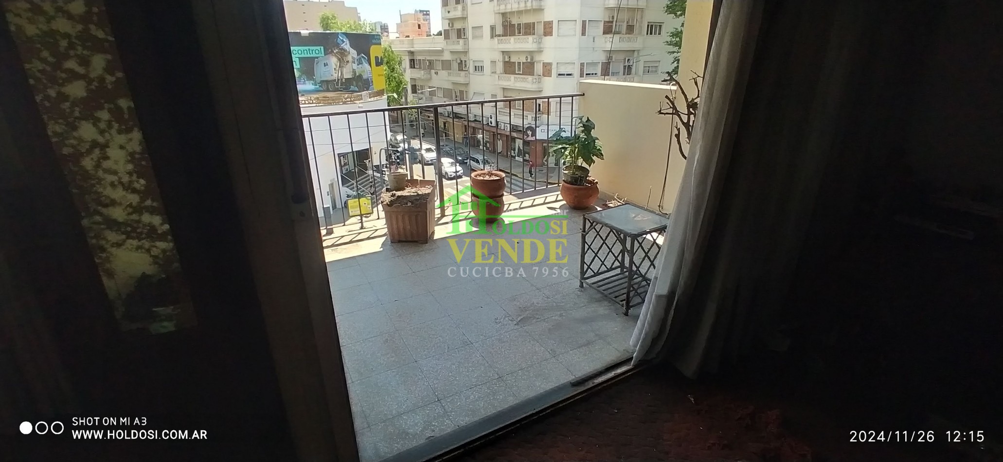IMPORTANTE DEPARTAMENTO FLORESTA 5 ambientes y comedor diario o dependencia, 2 baños, 2 balcones.
