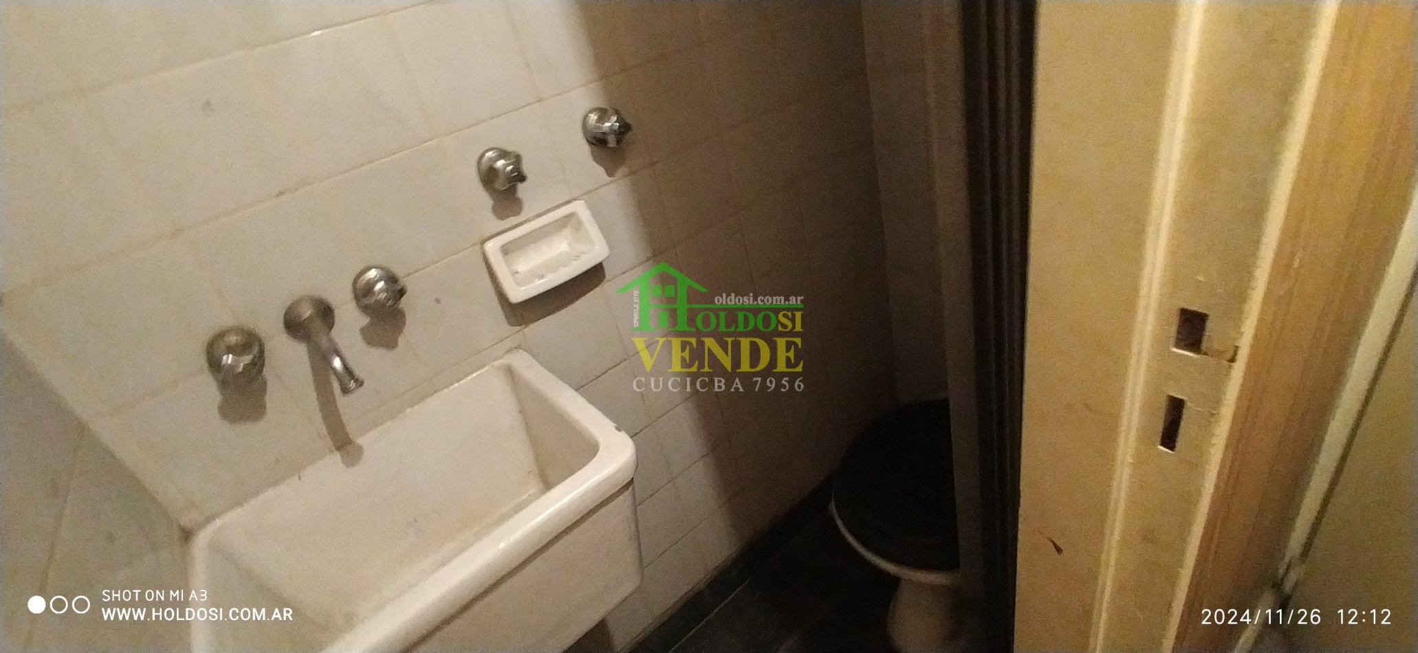 IMPORTANTE DEPARTAMENTO FLORESTA 5 ambientes y comedor diario o dependencia, 2 baños, 2 balcones.