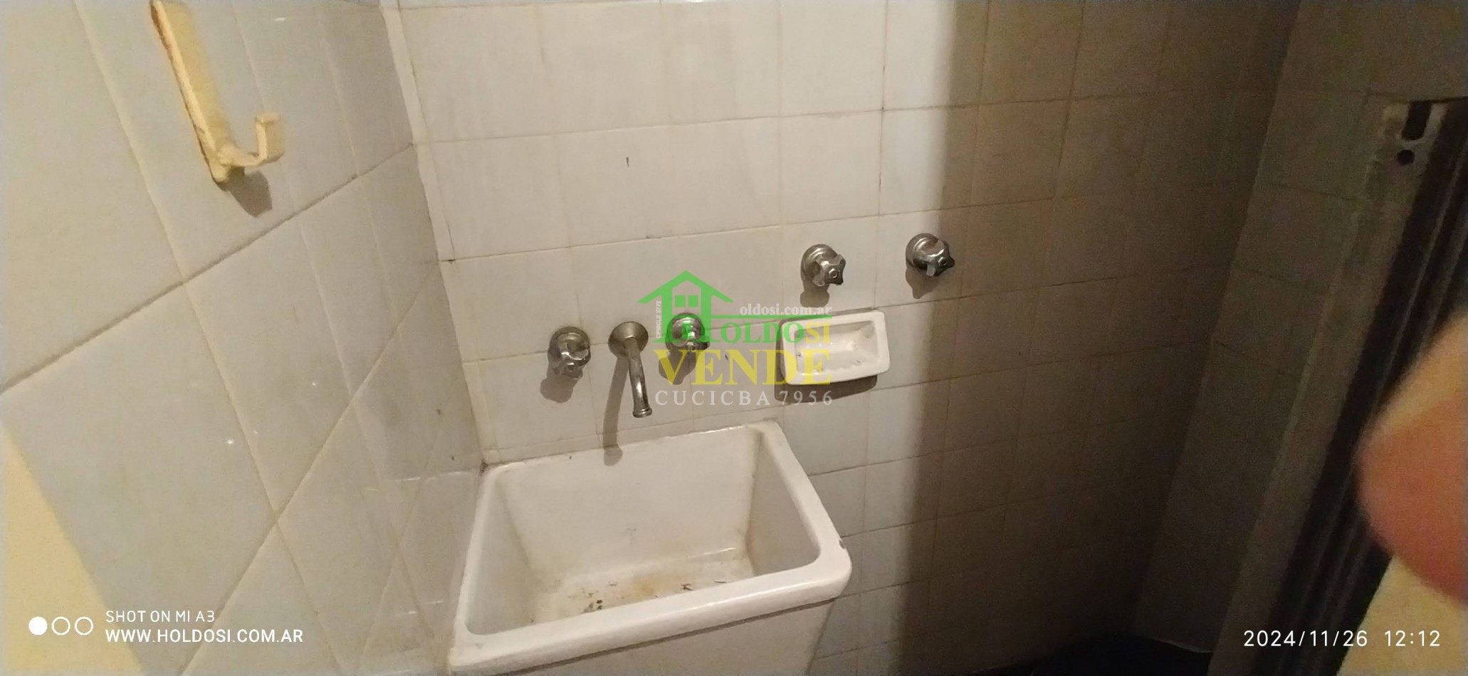 IMPORTANTE DEPARTAMENTO FLORESTA 5 ambientes y comedor diario o dependencia, 2 baños, 2 balcones.