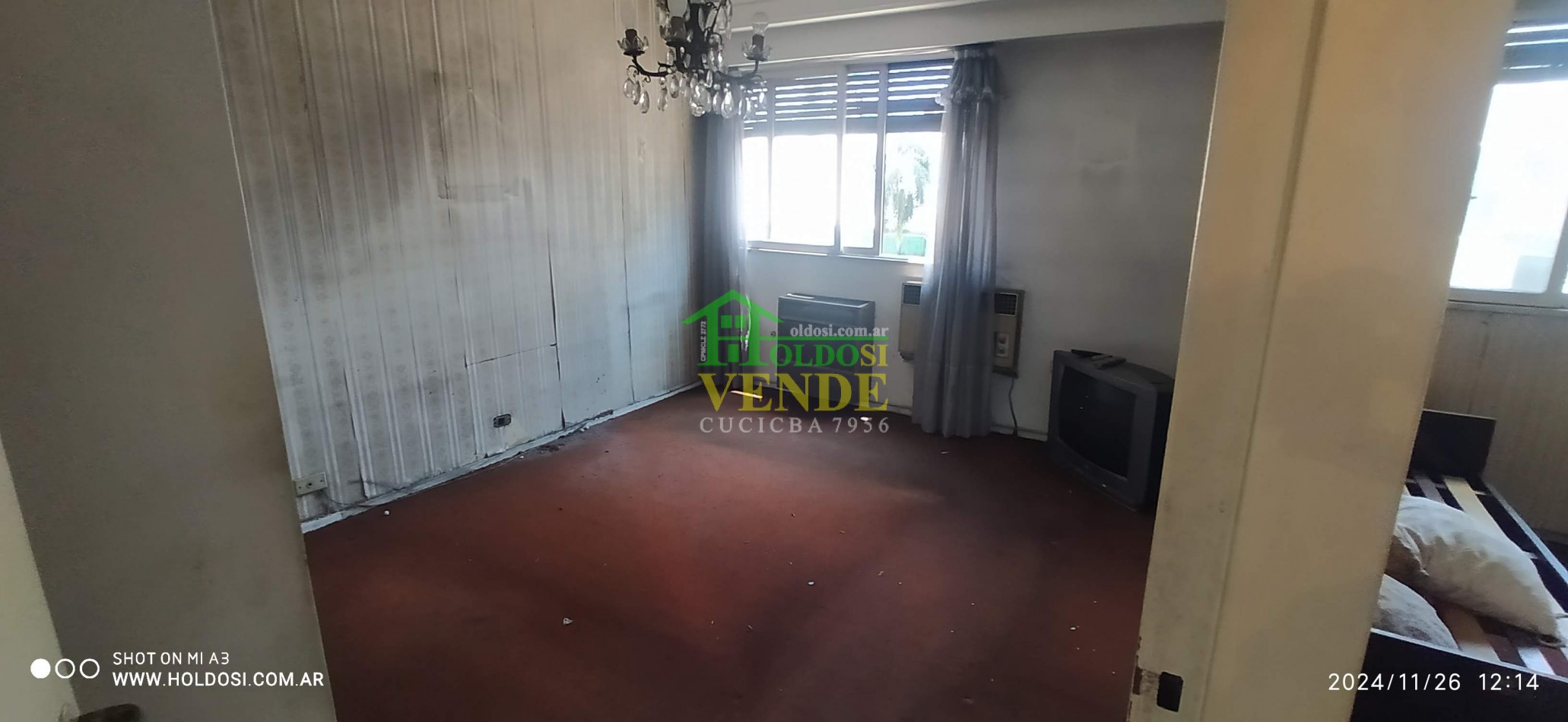 IMPORTANTE DEPARTAMENTO FLORESTA 5 ambientes y comedor diario o dependencia, 2 baños, 2 balcones.