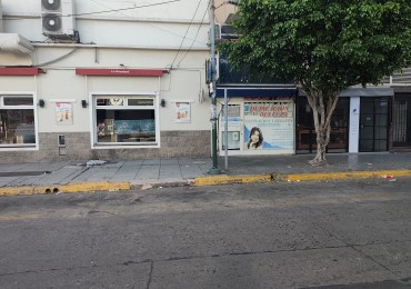 Local Comercial Premium - Lomas de Zamora Centro - Unico local vacio en la cuadra