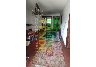 IMPORTANTE DEPARTAMENTO FLORESTA 5 ambientes y comedor diario o dependencia, 2 baños, 2 balcones.